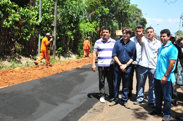 Gil Cutrim supervisiona obras da sua administração